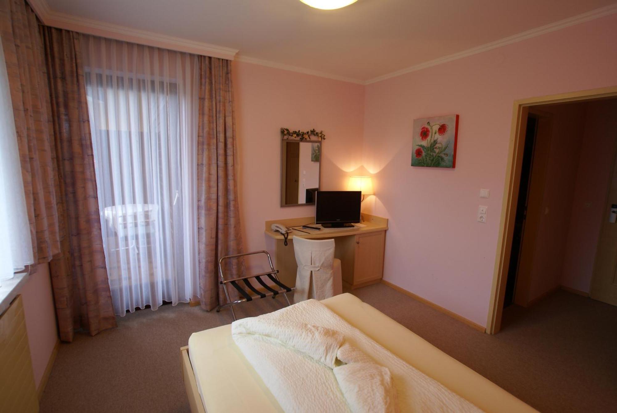 פרלאך Gasthof Hotel Zur Post מראה חיצוני תמונה