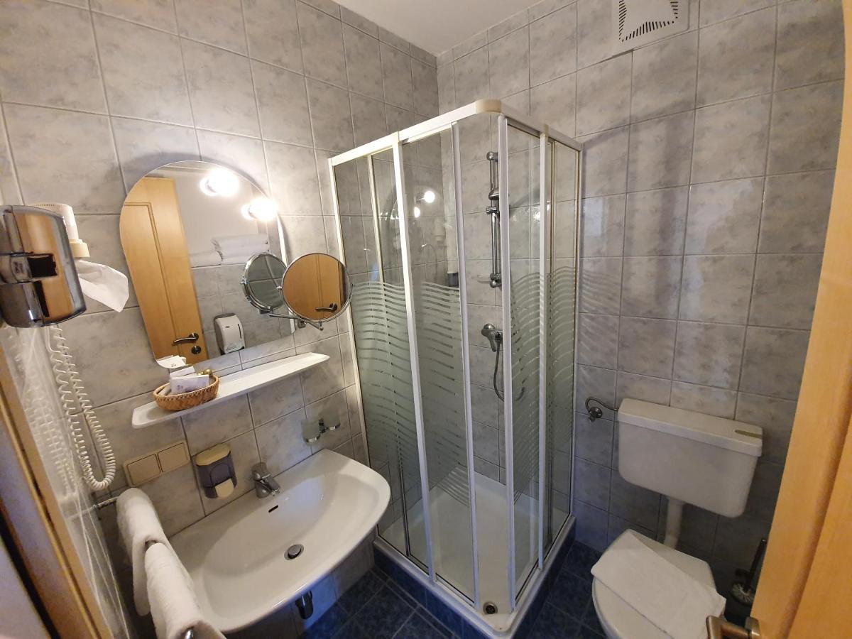 פרלאך Gasthof Hotel Zur Post מראה חיצוני תמונה